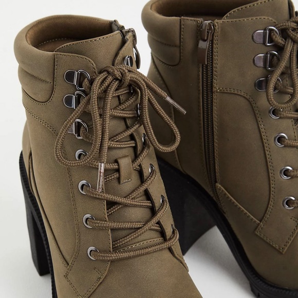 NWOT Torrid Olive Green Faux Leather Lace-Up Hiker Boot 9WW - Picture 12 of 15